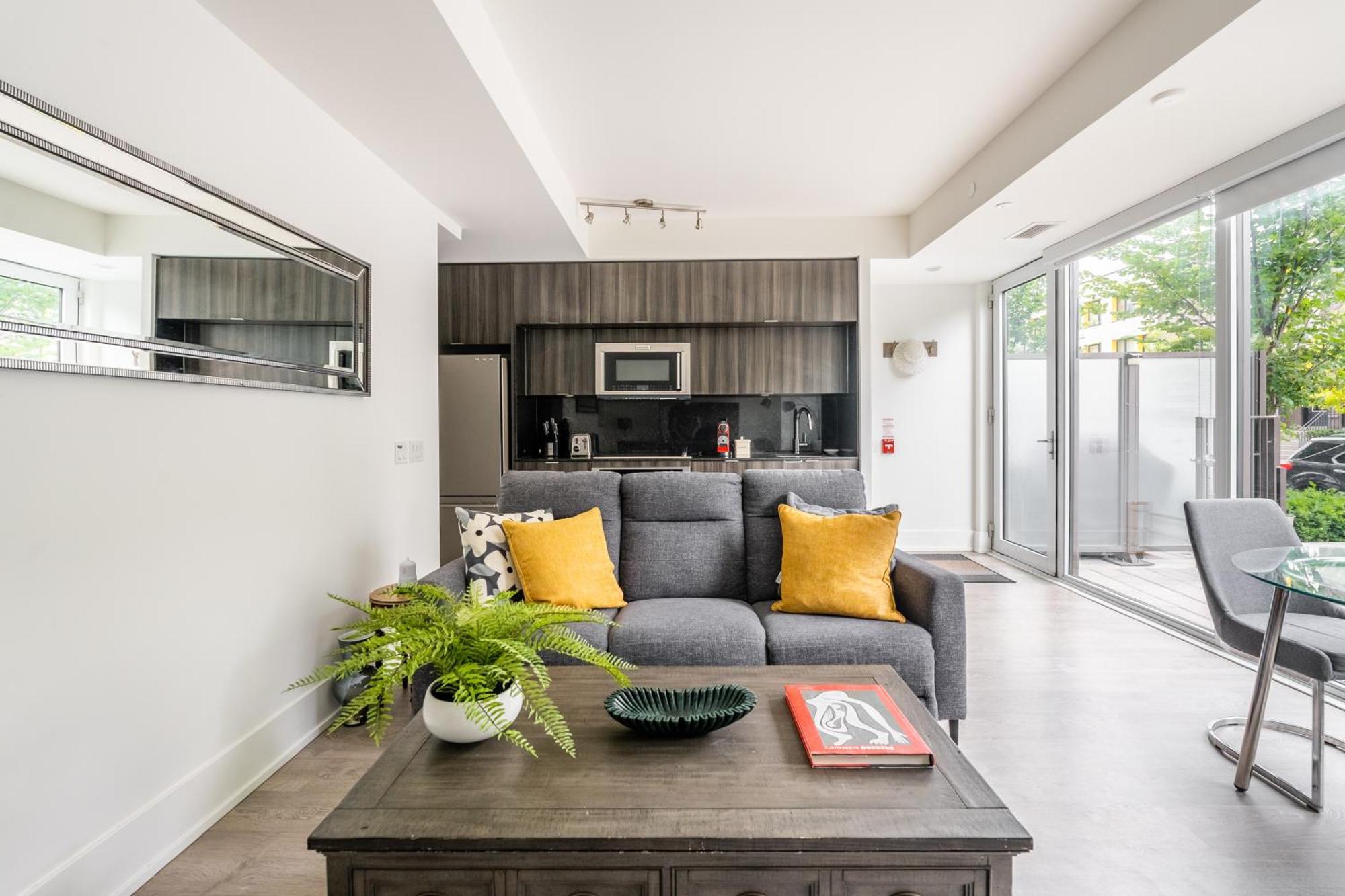 Spacious Corner Apartment Downtown Toronto Exterior photo