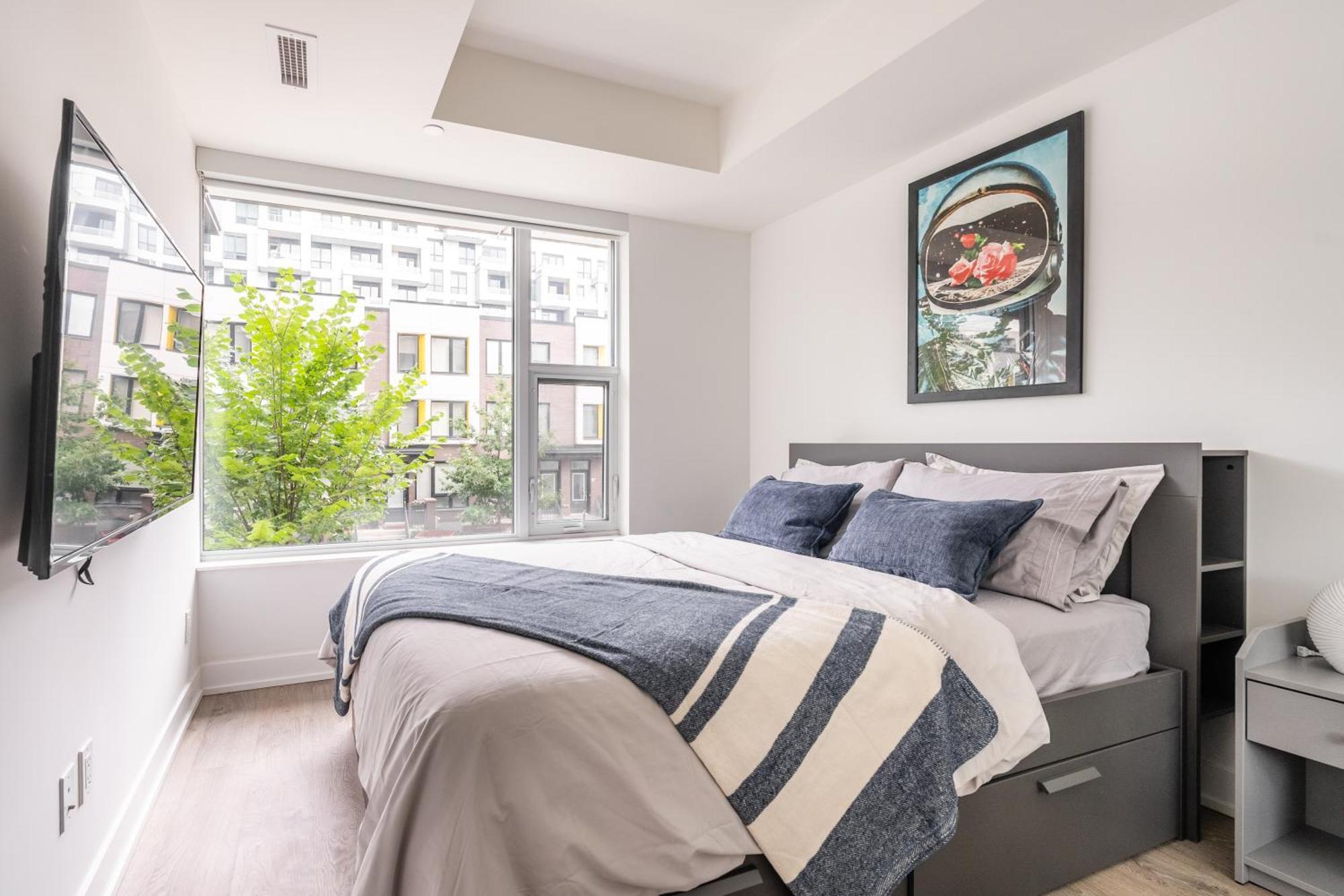 Spacious Corner Apartment Downtown Toronto Exterior photo