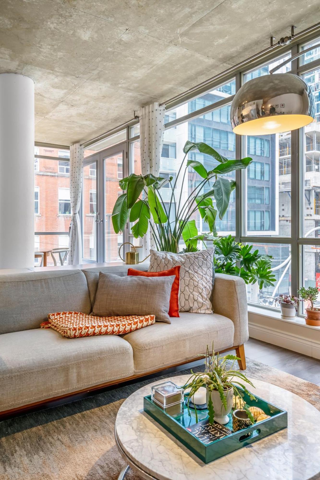 Spacious Corner Apartment Downtown Toronto Exterior photo